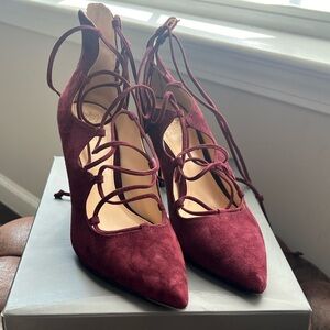 NWT Never Worn Cabernet Suede Vince Camuto Lace Up Heels